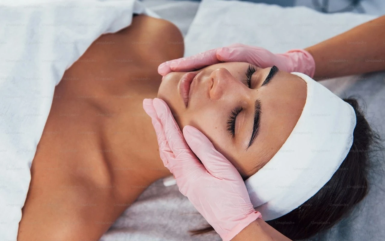 Tratamiento facial iluminador y protocolo nupcial para novias en Madrid