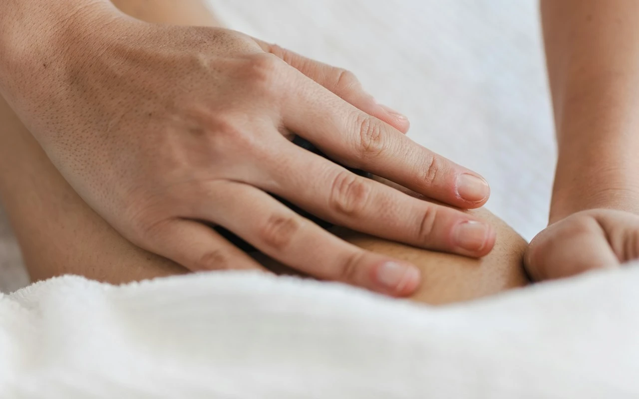 Sesión de piernas ligeras y masaje circulatorio en estética Madrid