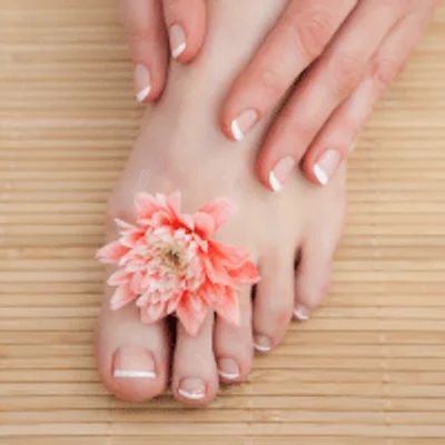 Bono combinado manicura y pedicura completa en Madrid
