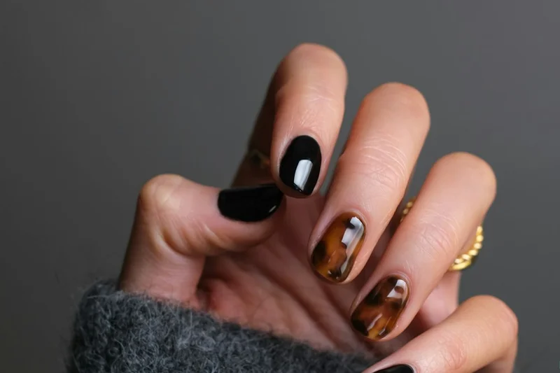 Manicura rusa y combinada con torno podológico de alta precisión en Madrid