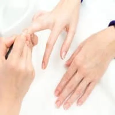 Manicura semipermanente Shellac CND en Madrid