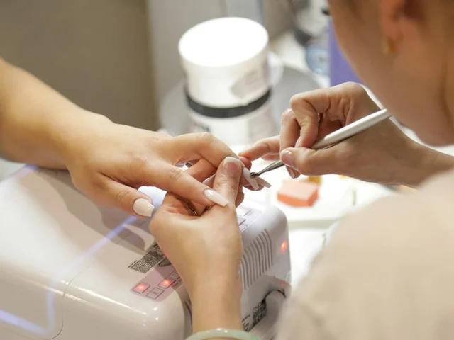 Nails Bar Manicura Rusa y Pedicura Spa a Domicilio en Madrid